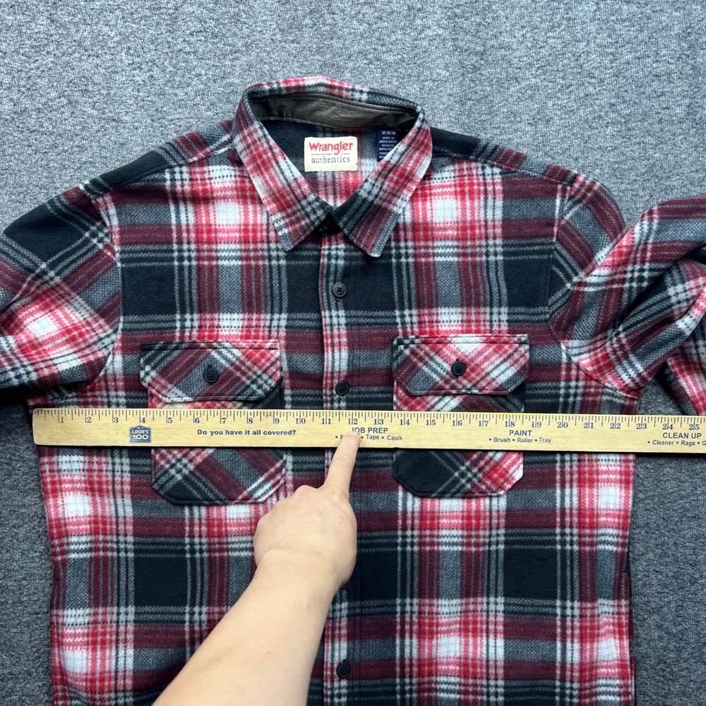 Wrangler Fleece Shirt Mens Medium Red Black Plaid Authentics Long Sleeve Button - Picture 3 of 16